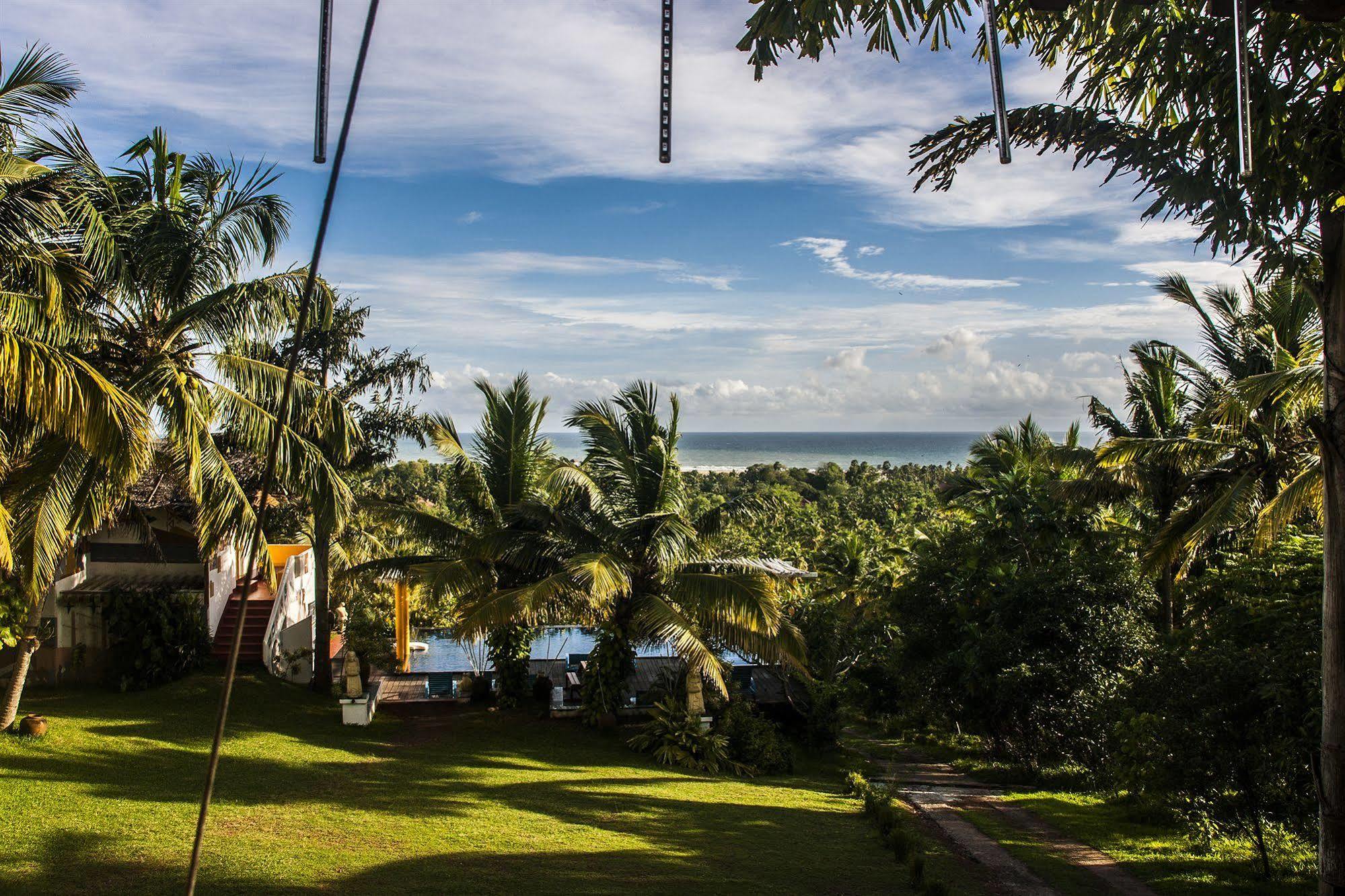 Over The Hill Poovar Екстер'єр фото